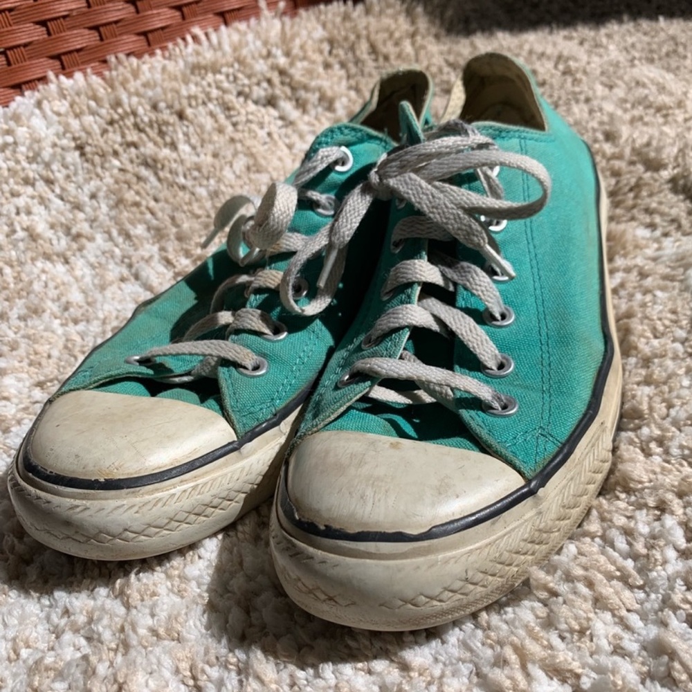 turquoise converse!!